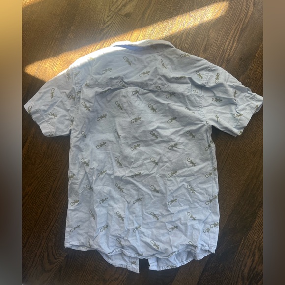 NEW Body Glove Blue Button Down Shirt with Stylish, Playful and Fun Geck… - Picture 5 of 5